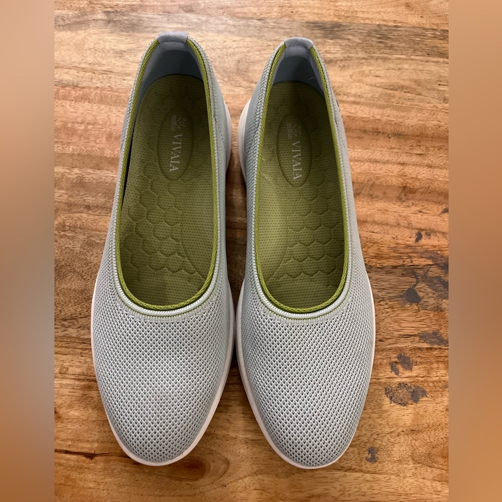 Vivaia Slip Ons
